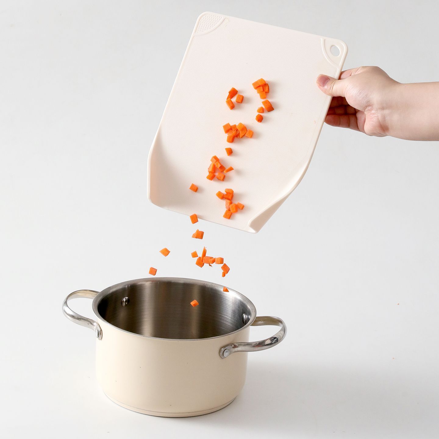 Easy to Pot Cutting Board with hanghole